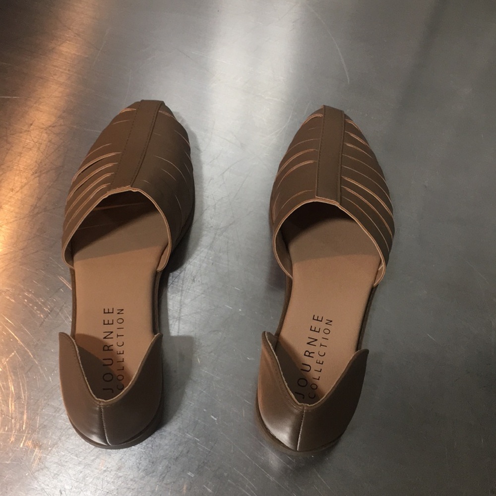 New WB Woman’s Journee Collection Brown Flats - Picture 5 of 7